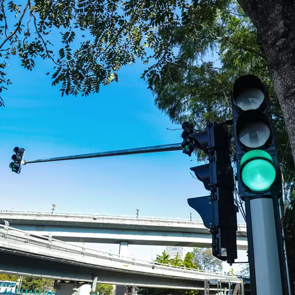 4 feux de signalisation et luminaires basse consommation, projet Sichuang, intersection Lixian