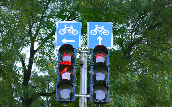 400 luminaires à compte à rebours haute puissance à 8 pôles + composants de poteau, phase II standardisée, Haidian Zhongguancun East Road