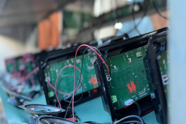 Les signaux sonores pour piétons FAMA avec boîtier en plastique atteignent plus de 7 500 unités vendues en novembre, déployées à plus de 1 000 intersections. Les signaux sonores pour piétons FAMA avec boîtier en plastique atteignent plus de 7 500 unités vendues en novembre, déployées à plus de 1 000 intersections.